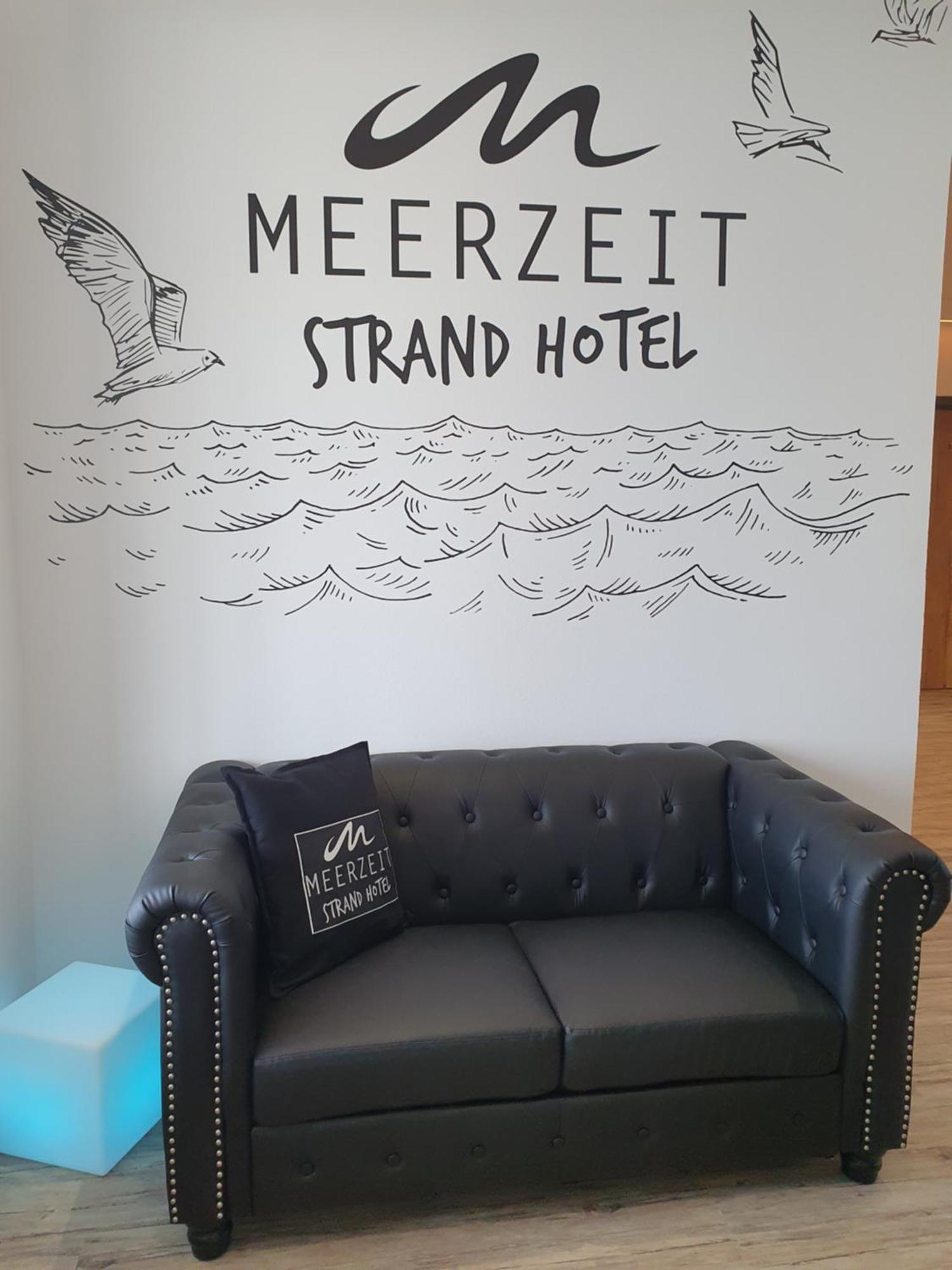 Meerzeit Strandhotel Neuharlingersiel Exterior photo