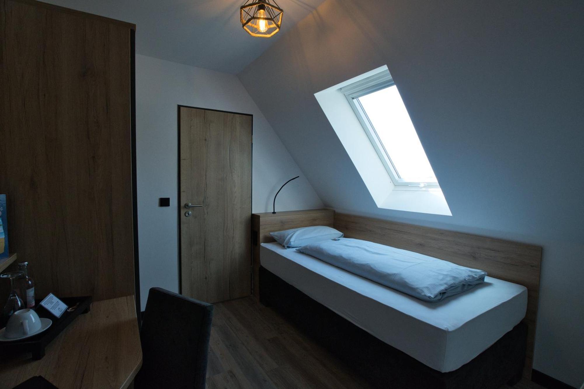 Meerzeit Strandhotel Neuharlingersiel Exterior photo